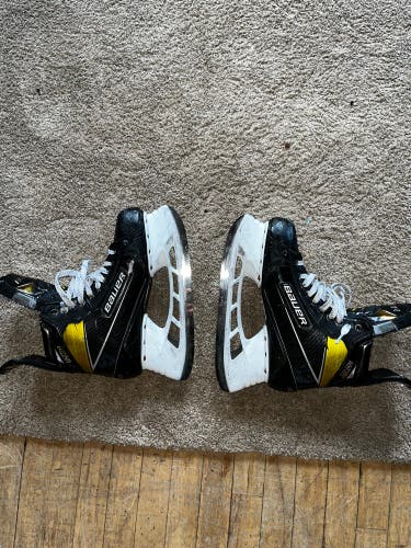 Bauer Size 9.5 Supreme UltraSonic Hockey Skates