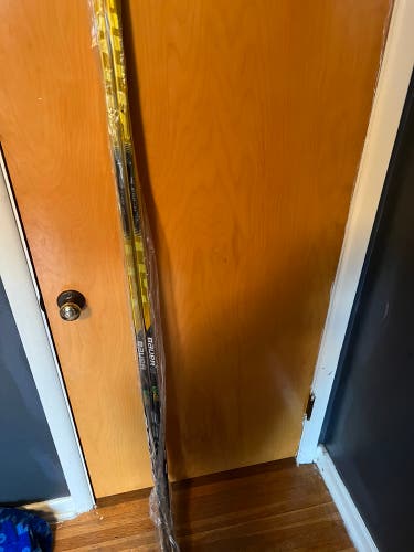 Senior Right Handed P92  Supreme UltraSonic Hockey Stick
