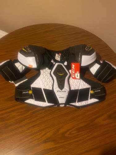 CCM Hockey Tacks Pro Senior Medium & Large Shoulder Pads Bundle