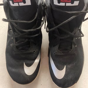Used Men's Size 13 (Women's 14) Nike Shoes