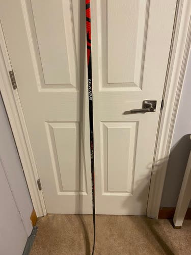 Intermediate New Left Hand Bauer Vapor FlyLite Hockey Stick P88