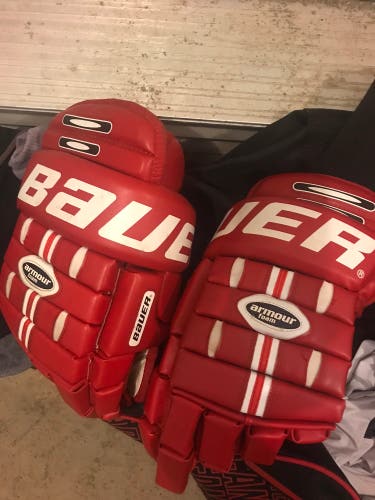 Bauer 15” gloves