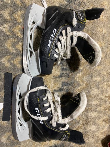 Used CCM Regular Width Size 1 Tacks 9350 Hockey Skates