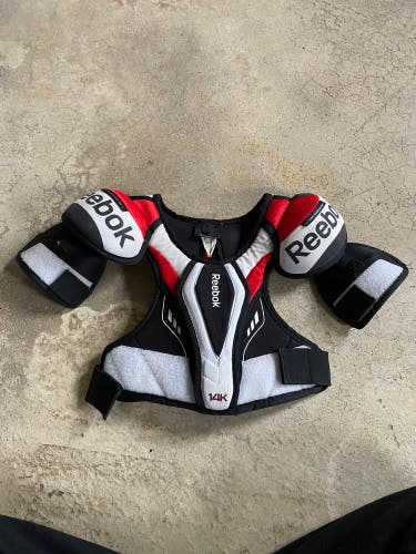Junior Small Reebok  14K Shoulder Pads