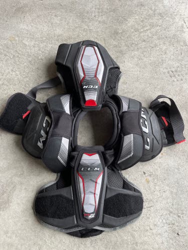 Ccm ft390 Le Senior Small Shoulder Pads