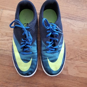 Blue Used Men's Size 8.5 (Women's 9.5) Indoor Nike Cleats