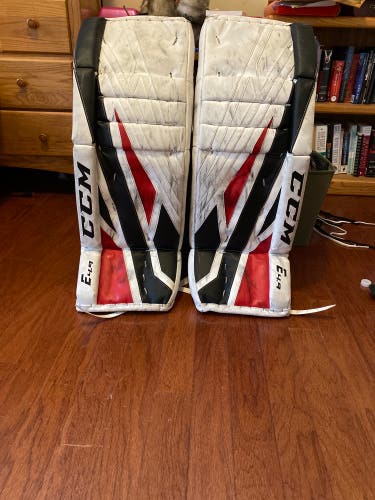 31" +1  CCM Extreme flex 4.9 Goalie Leg Pads