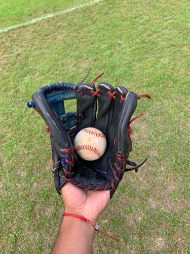 Infield 11.75" A2000 HR13 Baseball Glove
