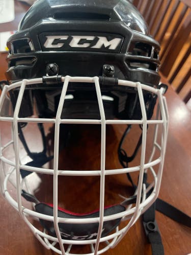 Used Medium CCM  Tacks 910 Helmet