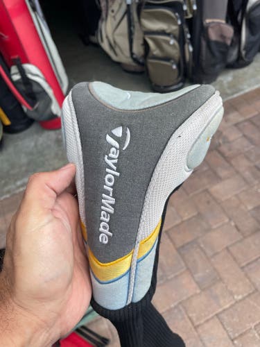 Taylormade driver head cover