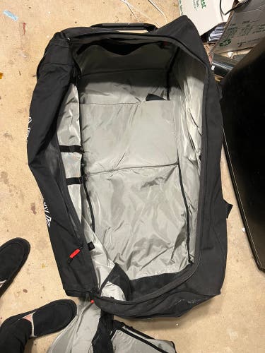 Used  Pacific rink Bag