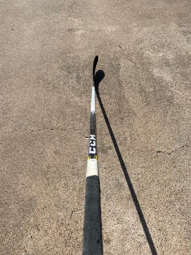 Senior Left Hand P28 Pro Stock Super Tacks Hockey Stick