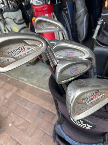 Golf clubs The founders 10 pc set in right Handed