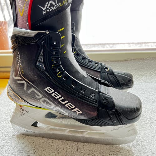 Used Bauer  Size 6 Vapor Hyperlite Hockey Skates