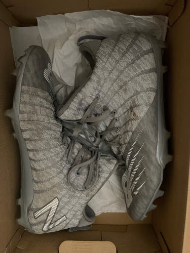 Used Size Men's 10.5 (W 11.5) New Balance Burn 2 Mid