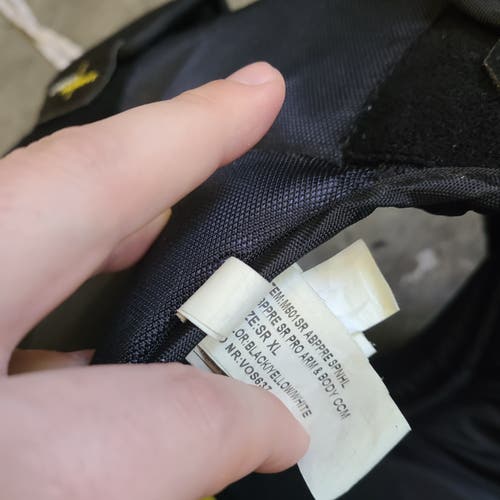 Pro stock ECHL CCM chesty protector size xl