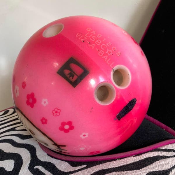 HELLO KITTY BOWLING BALL AND BAG | SidelineSwap | Buy and Sell on