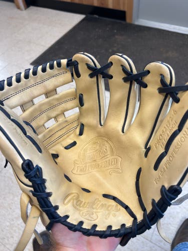 Used Right Hand Throw 11.25" Pro Preferred Baseball Glove