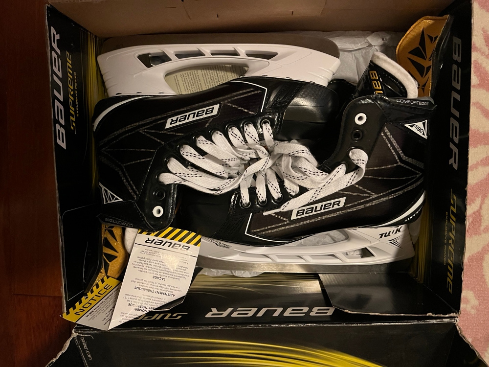 New Bauer Regular Width  Size 10.5 Supreme S190 Hockey Skates