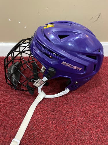 Medium Bauer Pro Stock Re-Akt 150 Helmet Item#MNKH14