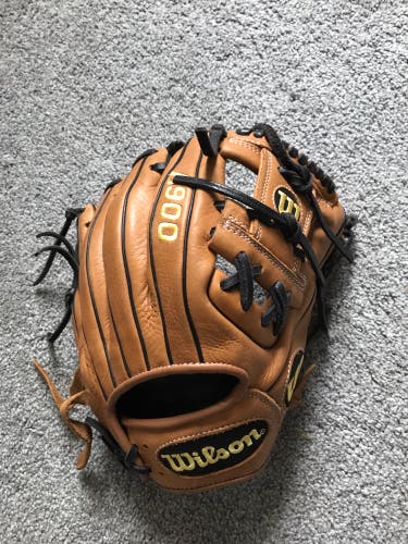 New Infield 11.25" A900 Baseball Glove