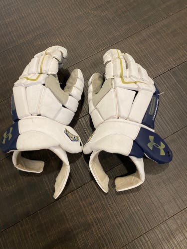 White/ Navy Mount UA Gloves