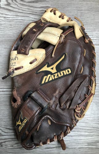 Mizuno Right Hand Throw 34" Catcher's Glove