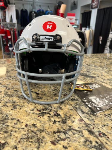 New Medium Schutt Vengeance A3 Helmet
