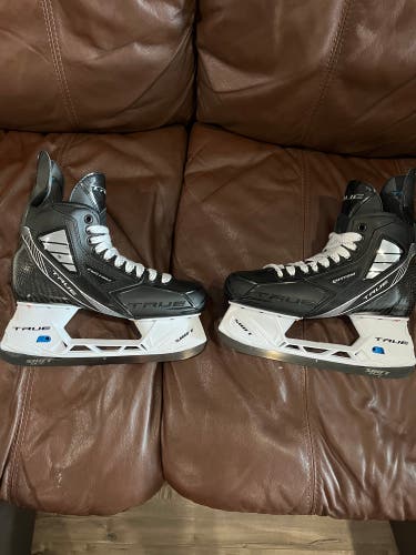 2022 TRUE PRO CUSTOM SKATES SIZE 8