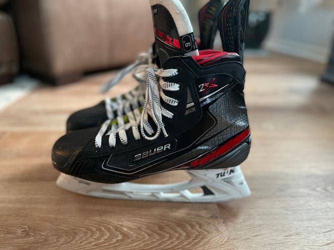 Used Bauer Regular Width  Size 9 Vapor 2X Hockey Skates