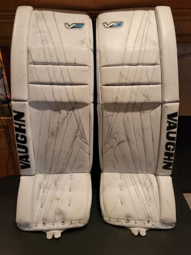 Used 32" Vaughn Velocity V9 Pro Goalie Leg Pads