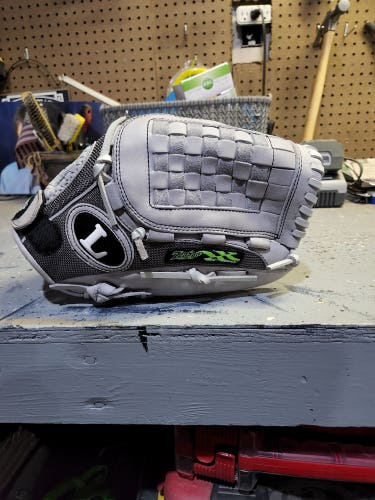 New Louisville Slugger Right Hand Throw Softball Glove 12.5"