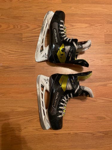Used Bauer Regular Width  Size 8.5 Supreme 3S Hockey Skates