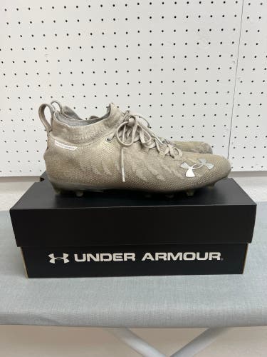 Under Armour Spotlight Lux