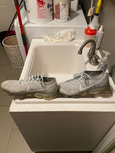 Used Size 11.5 (Women's 12.5) Nike Shoes