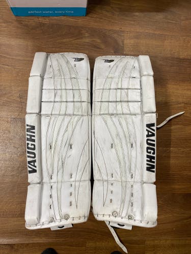 Vaughn V7 32+2 Pro XF Goalie Pads