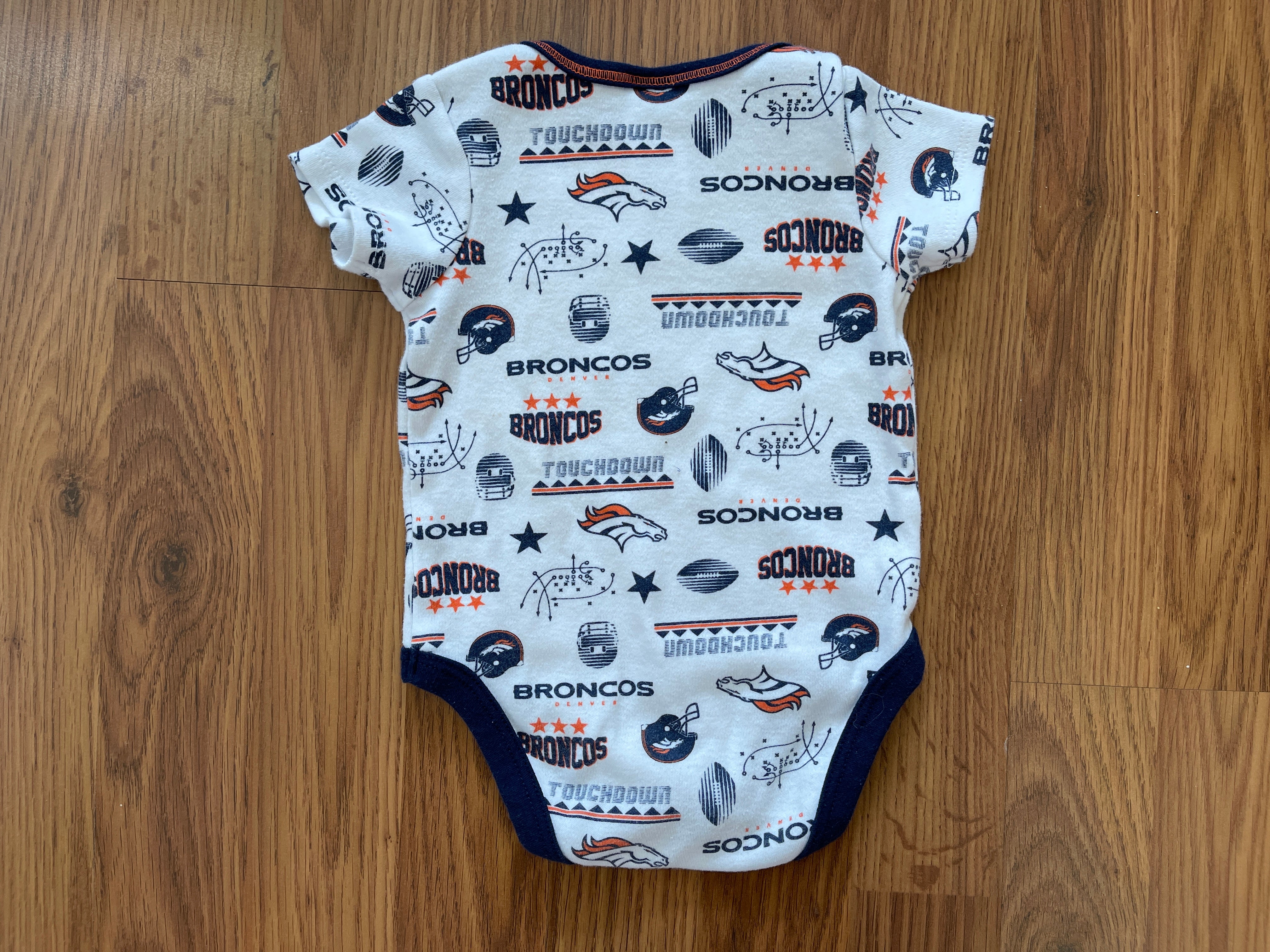 Denver Broncos NFL FOOTBALL TOUCHDOWN Infant Size 0-3M Baby Body Suit!