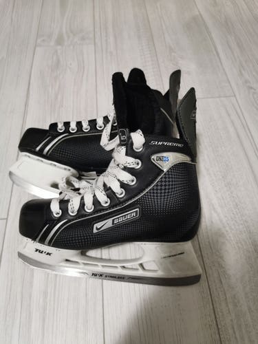 Junior Used Bauer Supreme One.5 Hockey Skates Regular Width Size 5