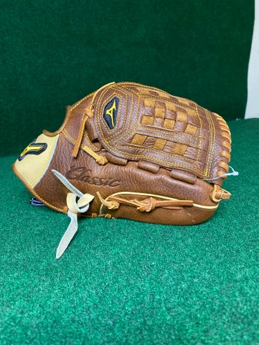 Pitcher's 12" Classic Pro Soft Baseball Glove