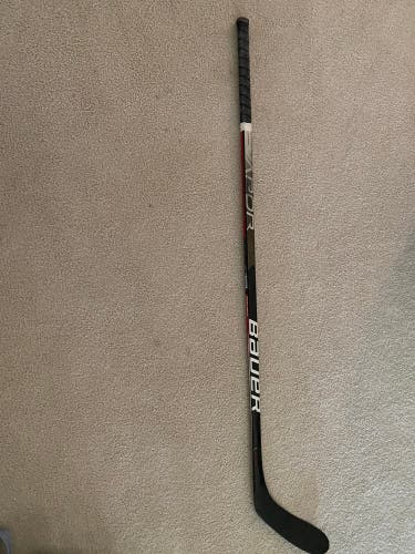 Senior Left Hand P28  Vapor Hyperlite Hockey Stick