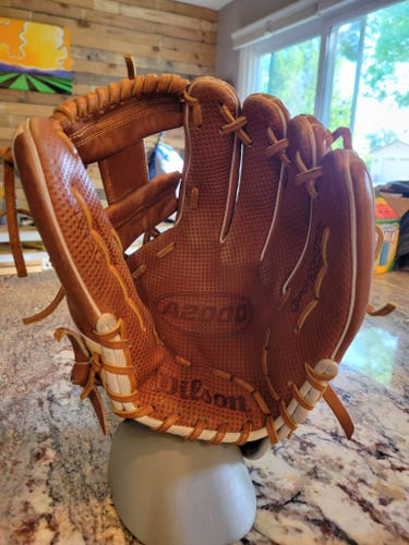 Like new Wilson  A2000  1787 spin contol 11.75"