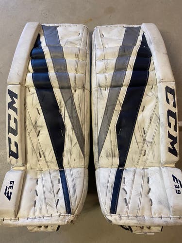 CCM Extreme Flex 3.9 Goalie Leg Pads