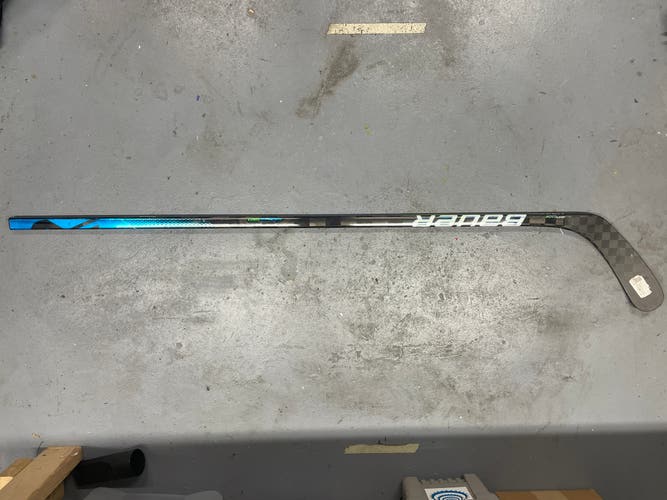 Senior Used Right Handed Bauer Nexus Geo Hockey Stick P92