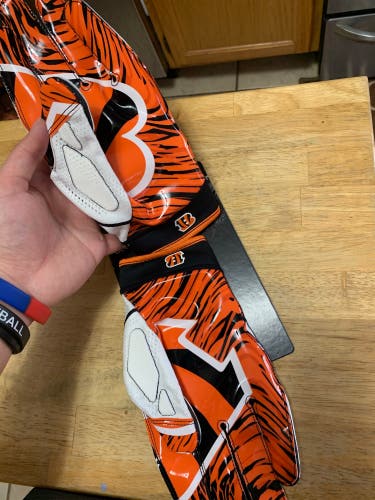 3XL Brand new Bengals Football Gloves