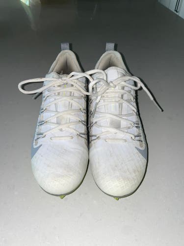 Used Size 7.5 (Women's 8.5) Nike