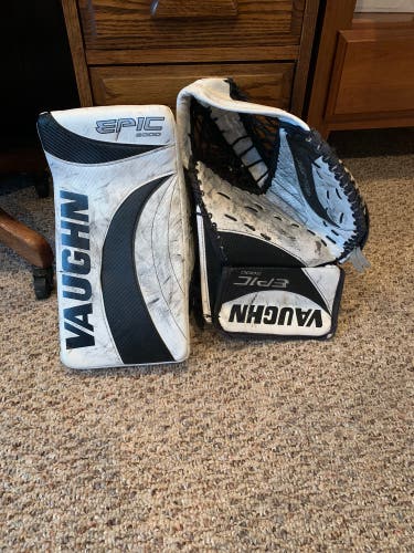 Vaughn Epic 8000 Glove & Block Set- Senior