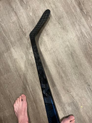 Senior Right Handed P90TM Pro Stock Trigger 6 Pro Hockey Stick
