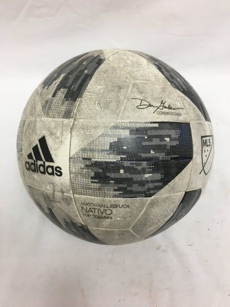 Used Adidas Nativo 5 Soccer Balls