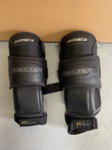 Bauer Supreme S18 knee guards