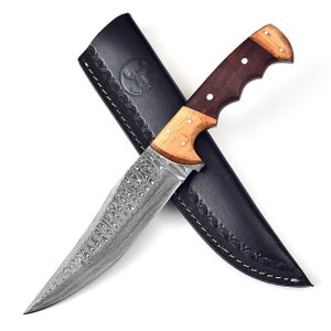 Years of Growth Hunting Knife Damascus Steel, Walnut & Beechwood Grips